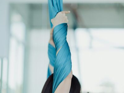 Close-up on hands during a controlled exercise.